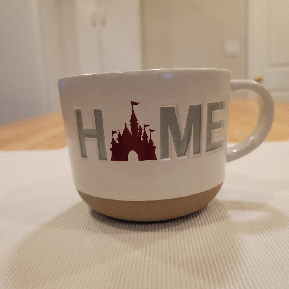 🎠EUC~ DISNEY HOME CASTLE MUG - Picture 3 of 6